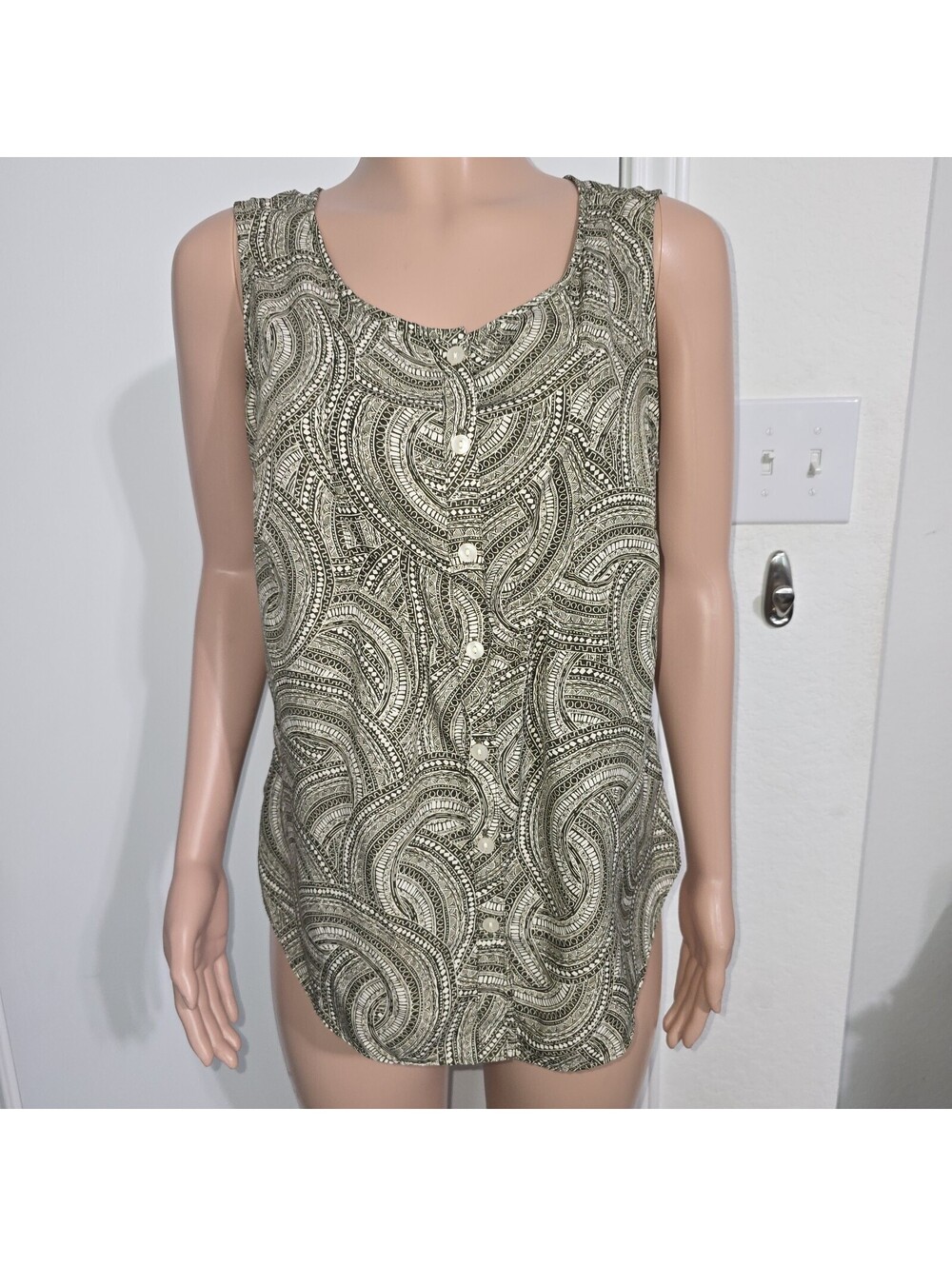 Croft & Barrow Boho Button Tank Top Blouse Green White Paisley Women's Sz L